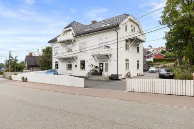 Nordstrand/Sæter - Næringsseksjon med 2 stk. parkeringsplasser til salgs