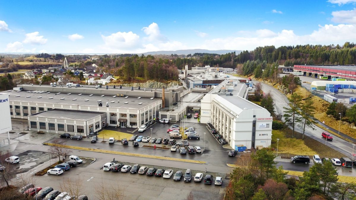 043_215d427d-3d10-4e11-9253-471377d38399