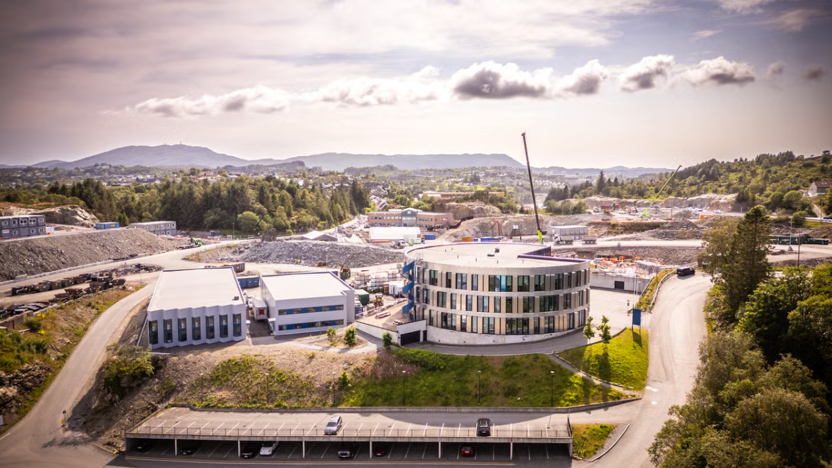 054_b728c426-07ec-467b-88de-c889cfbf82f0