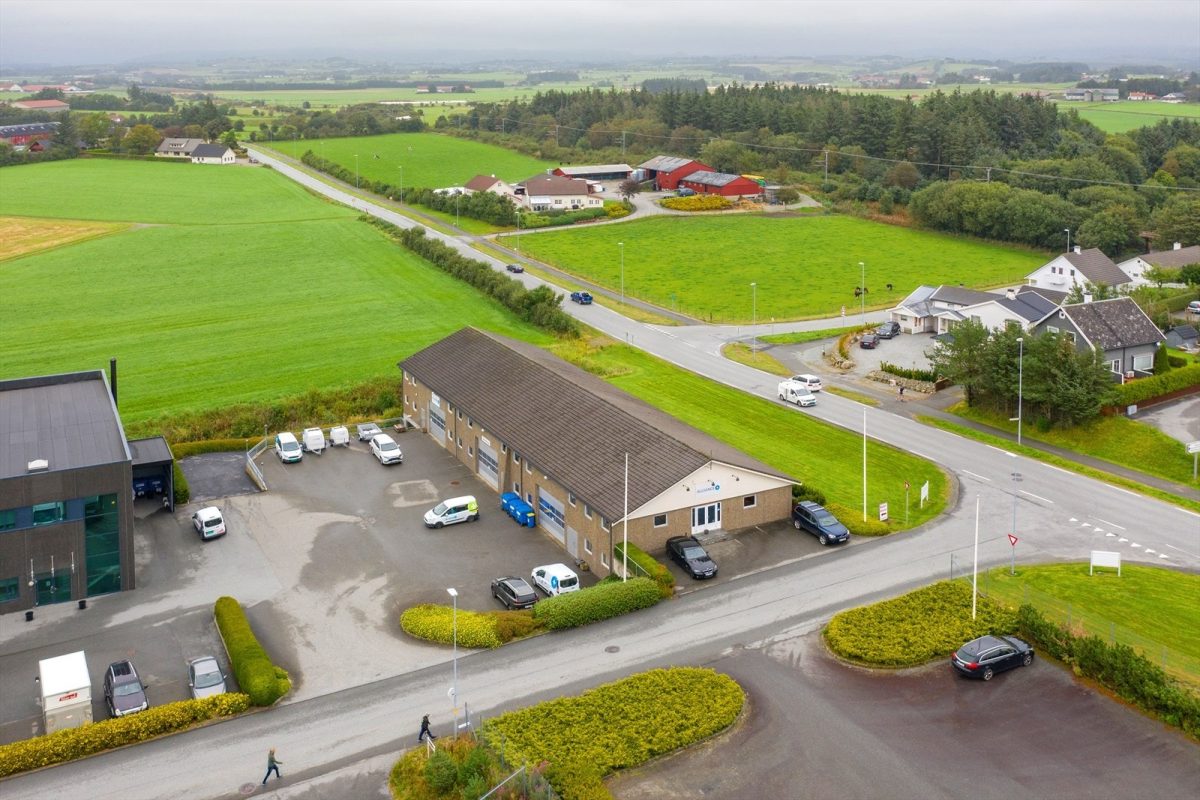 059_c7911f52-c66f-45ad-a7d8-da037a1a3039