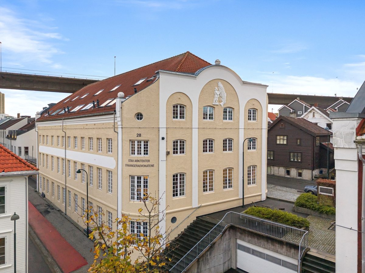 070_3e13d55d-afda-44b4-b0fc-273dcb552ed7