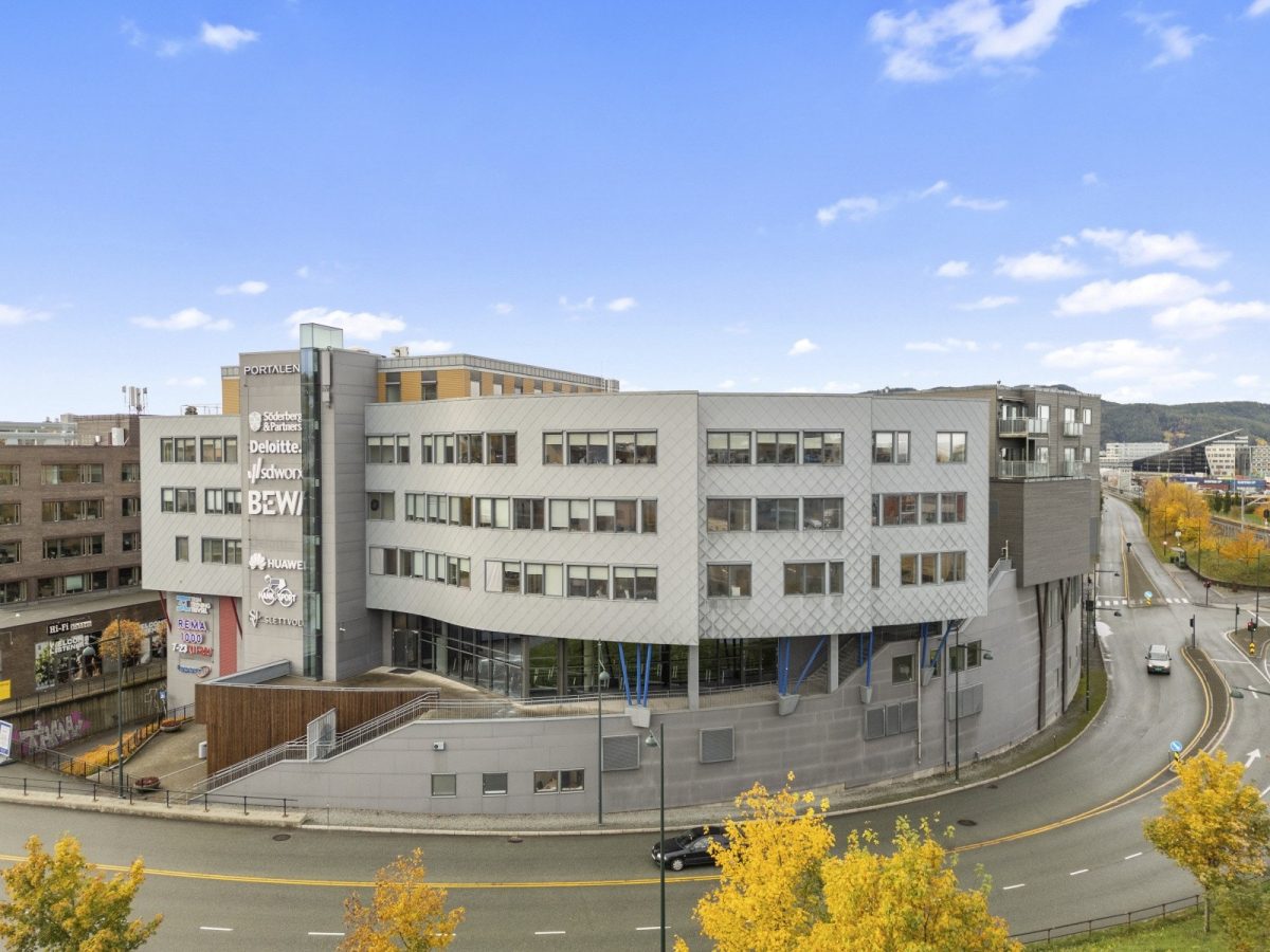 100_f73ecece-a317-44fc-bbdf-c153608a4208