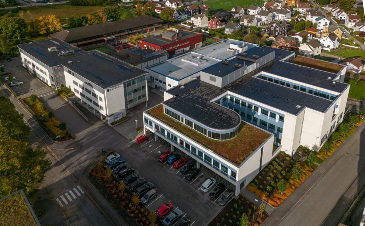 121_44744d2d-3533-46bf-b30e-ac503b936560