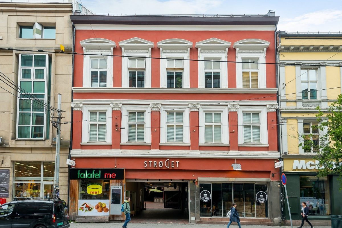 135_239732448