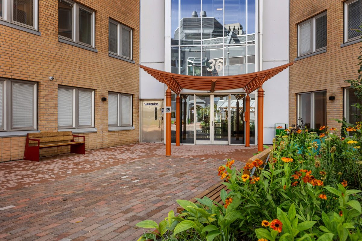 150_04a7cb5c-3e8c-4a21-ba06-023c22e97f00