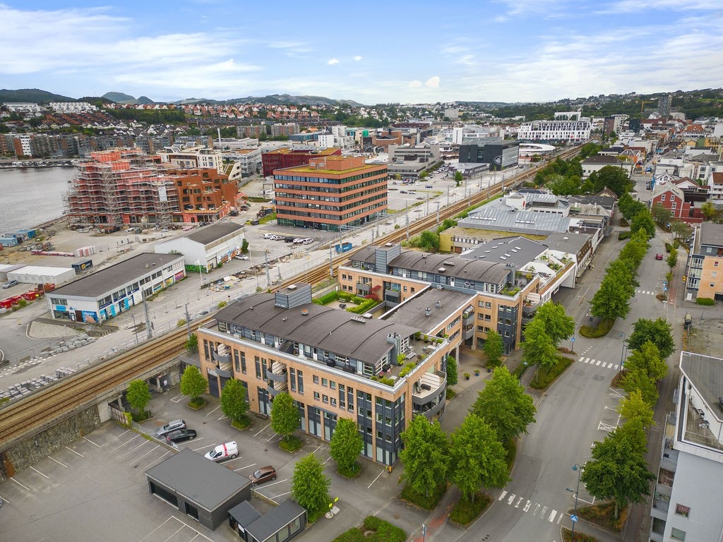 569_3f1a9183-7c3d-48c4-9921-f339b5c474c0