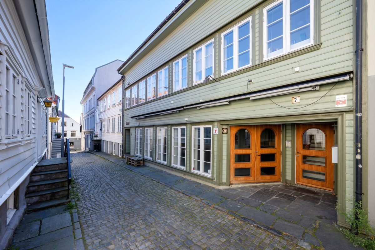 587_278ce883-02c0-4624-9b89-08c64f23675b