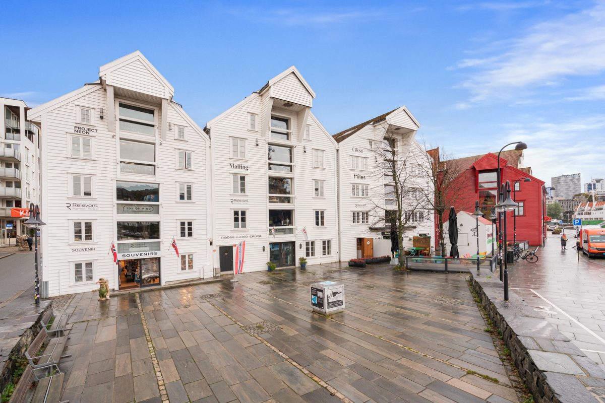 677_77cb7dc4-8f9b-4295-9055-5b0f6cb6c489