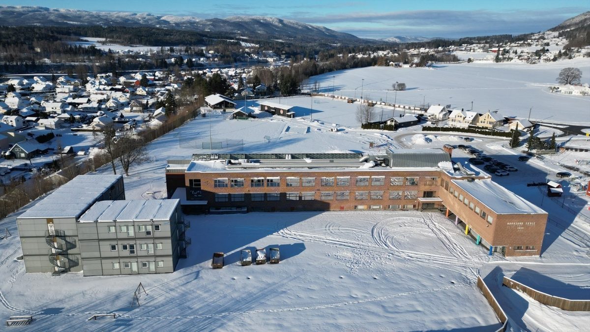 757_8c7fd8df-d52e-4f2e-ae27-866b11782ec5