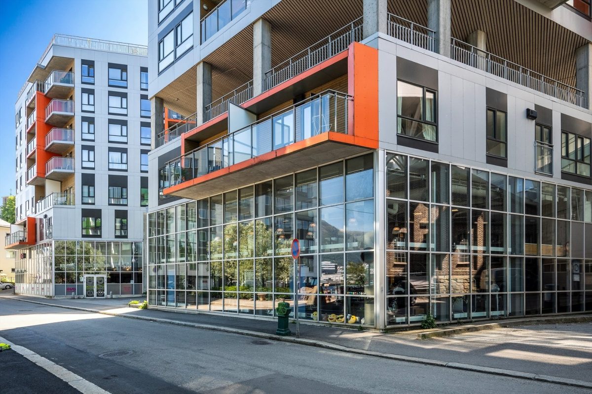 828_4c93c30b-15ac-46c9-a6cc-f76a8d0cbb13