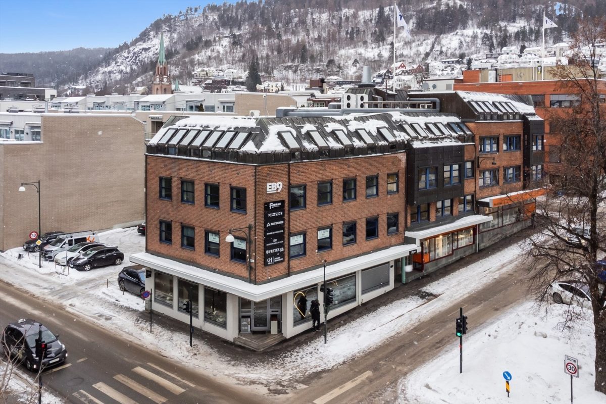 930_4f974ee0-ff37-4351-a863-24f0e4e9e746