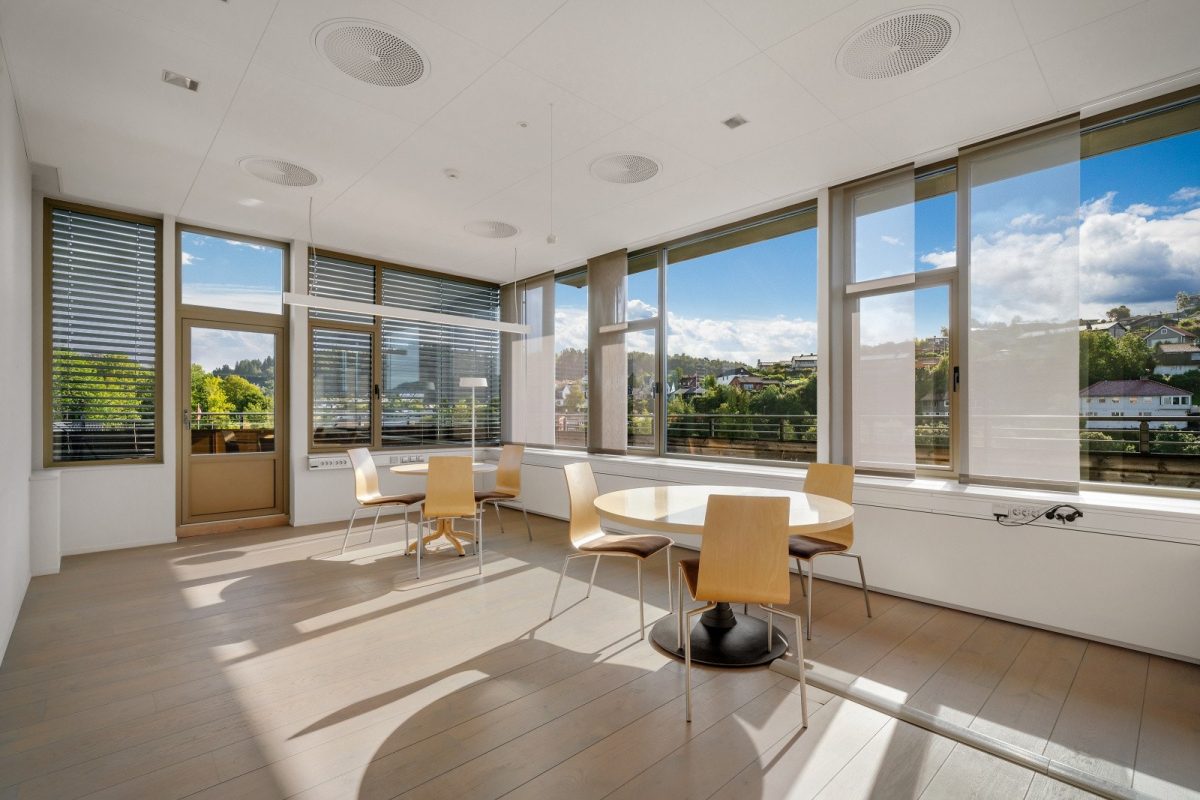 957_a08c21d3-dda0-4a70-8f3d-f18a6fd4564b