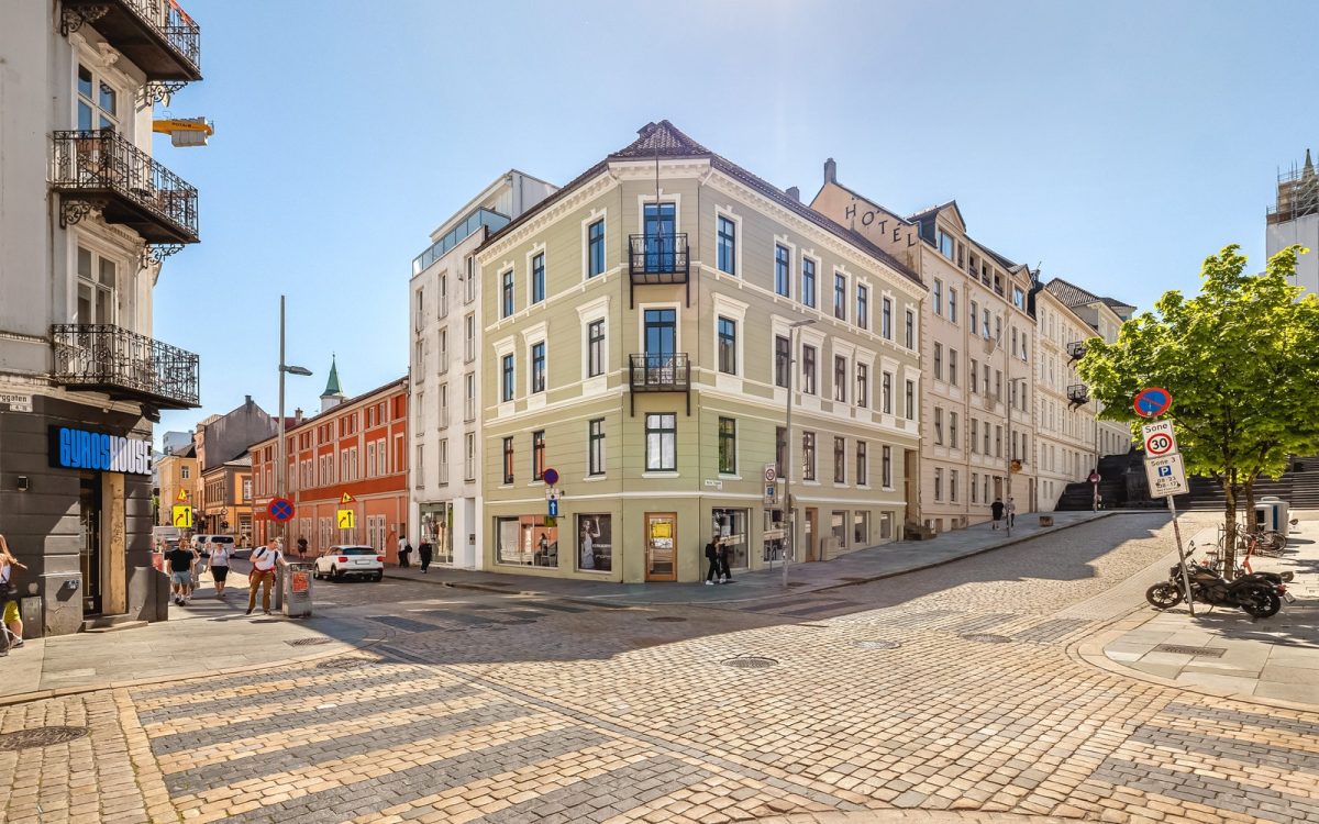 983_8b104425-fa74-4799-8974-12d31b5a2f93