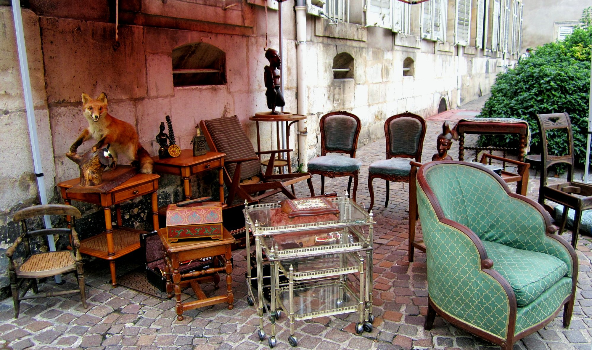 Nancy,,Lorraine,/,France,-,August,2013:,Old,Used,Furniture,